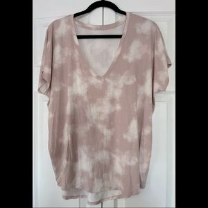 SALE❗️$5-$7-$9❗️Express V-Neck Relaxed Tee, Size M